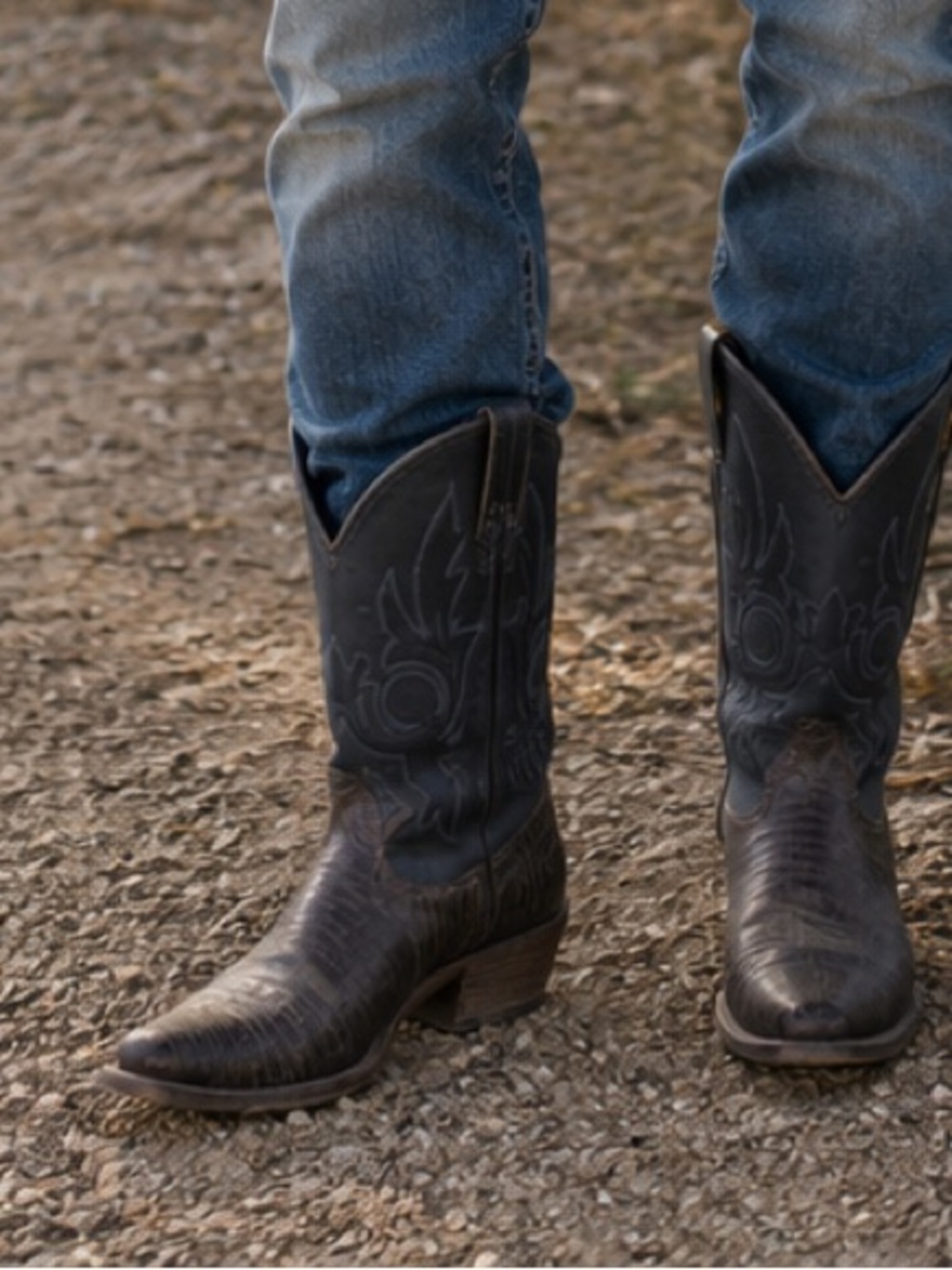 Justin’s vintage 41496  Men's Boot with Brown  7.5B wood sole/ heel